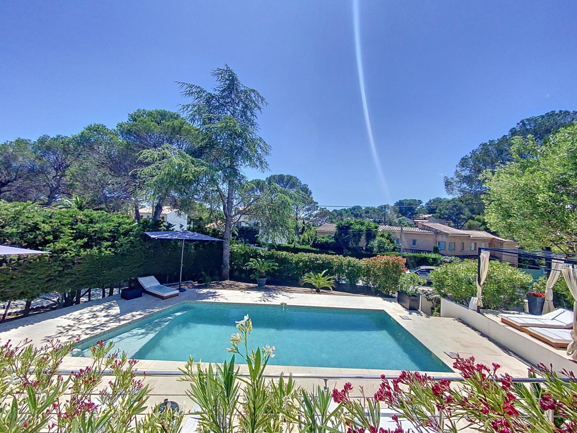 "Les Alizes" Cote Jardin Proche Bord De Mer Saint-Raphaël Exterior foto